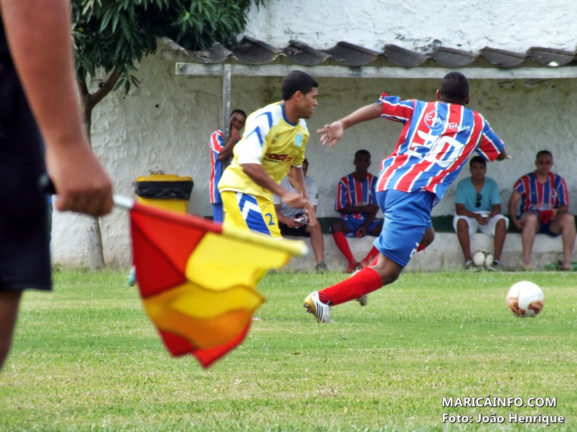 Jogo disputado entre as equipes do Bairro da Amizade e Amparo. (Foto: João Henrique | Maricá Info)