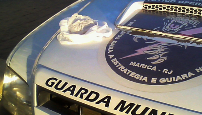 Maricá: Guarda Municipal encontra sacola de cocaína