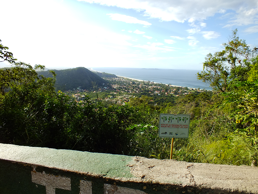 Vista do Mirante da Serra da Tiririca. Trilha começa a pouco mais de 10 metros do local. (foto: João Henrique / Maricá Info)