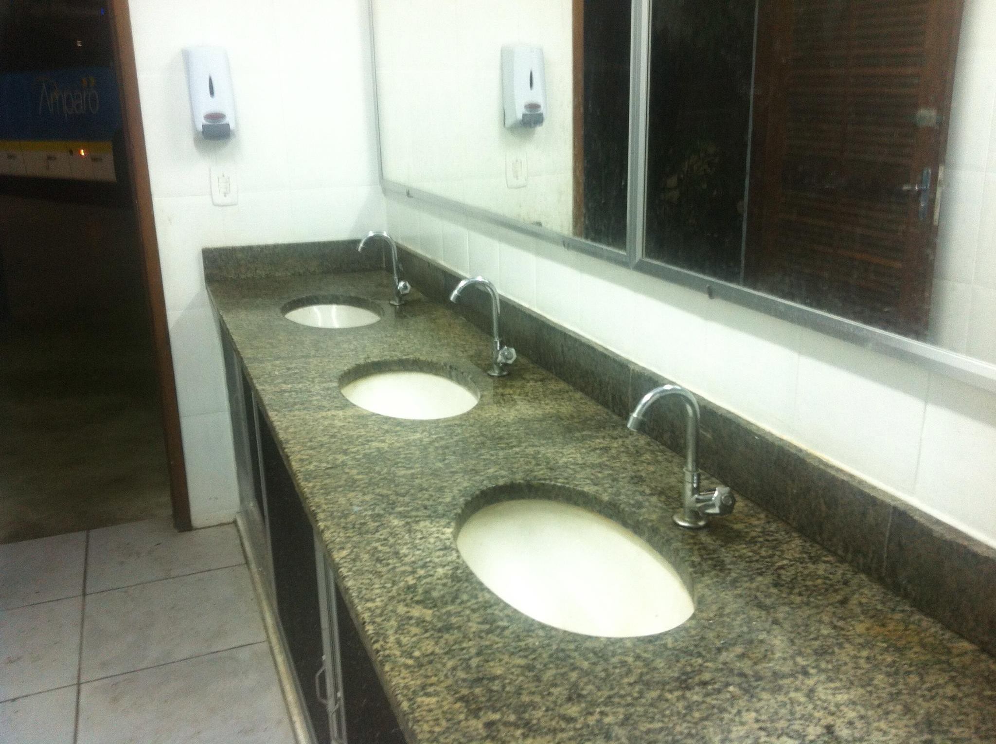 Maricá: Após reclamações, prefeitura reforma banheiros do terminal rodoviário