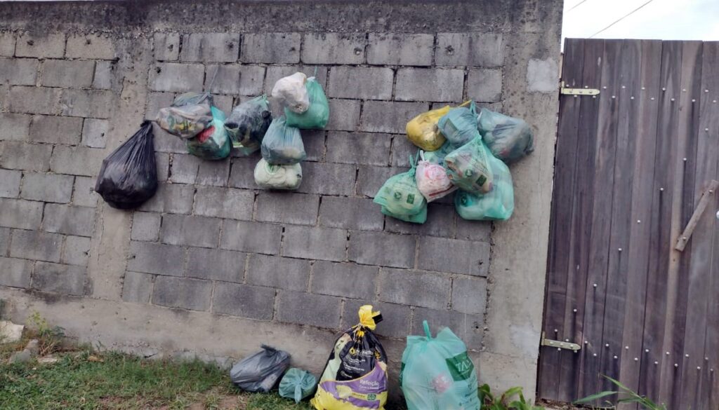 lixo rua argentina jacaroa