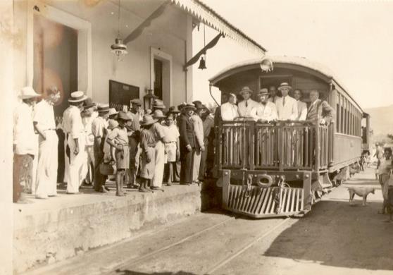 Autoridades chegando em Maricá para visita. 1