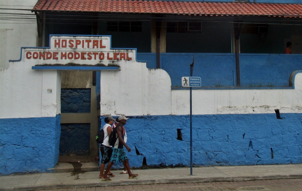 Médicos só atendem a emergências no Hospital Municipal Conde Modesto Leal. (Foto: João Henrique | Maricá Info)