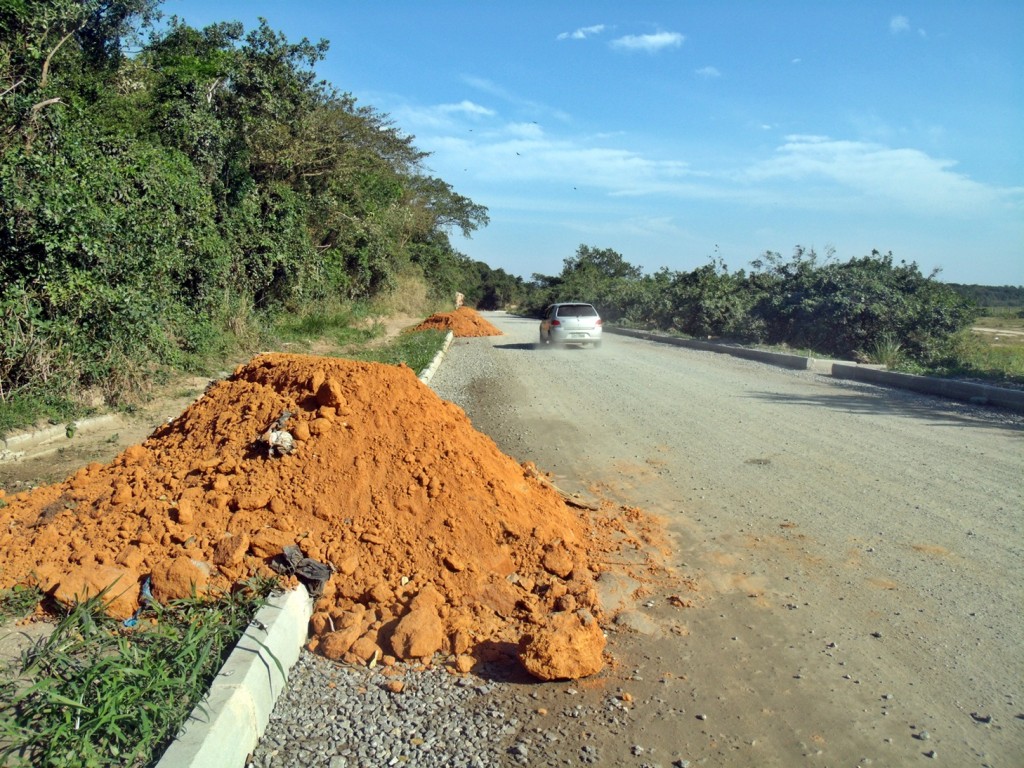 Rua 90 'pronta' para receber asfalto. (Foto: João Henrique | Maricá Info)