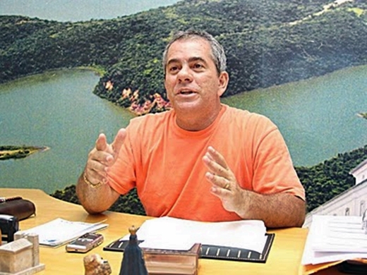 Ricardo Queiroz (PMDB) foi condenado a prestar serviços comunitários e ainda está impossibilitado de assumir cargos públicos por três anos.