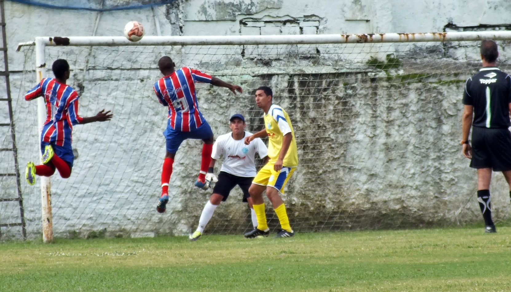 Amparo venceu por 3 a 0 o time do Bairro da Amizade. (Foto: João Henrique | Maricá Info)