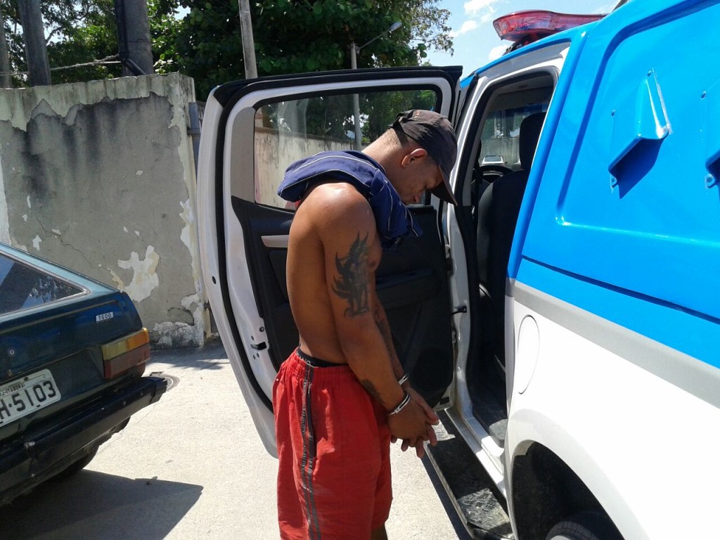 Felipe Silva Antonio dos Santos, vulgo cara de pedra, foi preso por tráfico de drogas no Manu Manuela. (fotos: Mauro Luis | Maricá Info)