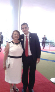 Fabiano Horta e sua mãe em Brasília após a sua posse como Deputado Federal.