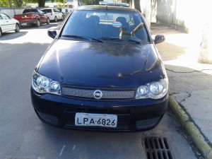 Veículo roubado foi recuperado pela Guarda Municipal e Secretaria de Segurança Pública de Maricá. (fotos: Mauro Luis / Maricá Info)