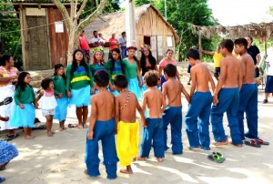 Passeio inclui visitação à aldeia indígena da restinga - Foto: Fernando Silva