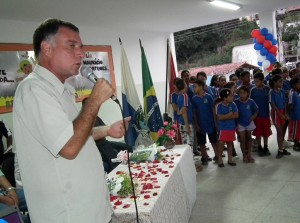 O vice-prefeito Marcos Ribeiro assume a pasta da educação, novamente.
