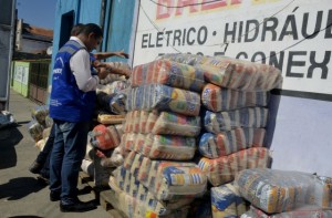 Fiscalização recolheu mais de 3 toneladas de produtos impróprios. (Fotos: Clarildo Menezes)
