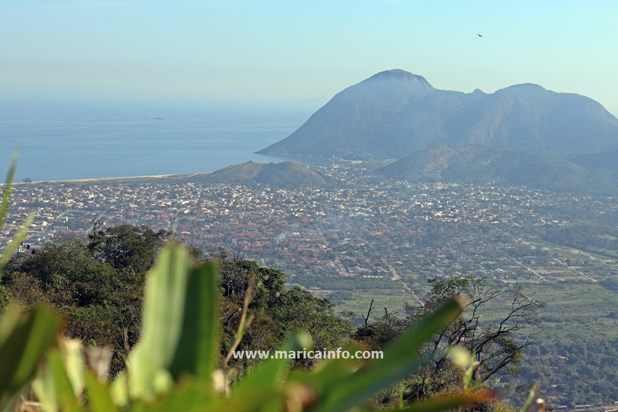 Vista da Pedra de Itaocaia em Itaipuaçu.