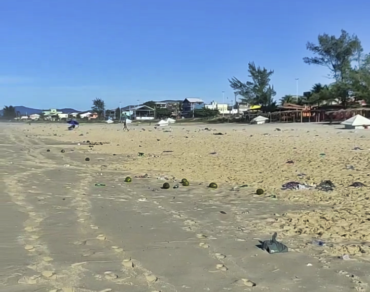 lixo praia pn