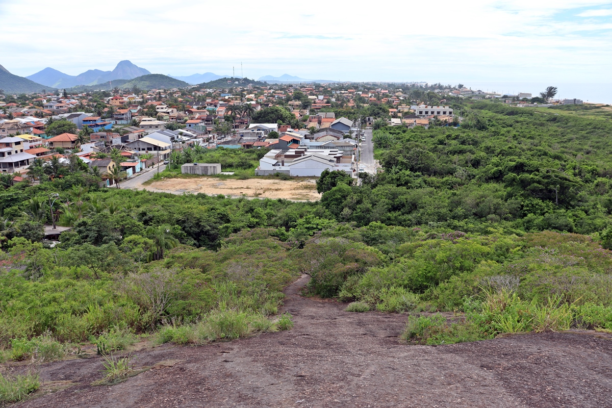 Itaipuaçu: Instituto entra com Ação Civil Pública para barrar obras em área de proteção; entenda! 1 subida morro da peca trilha leve itaipuacu maricainfo