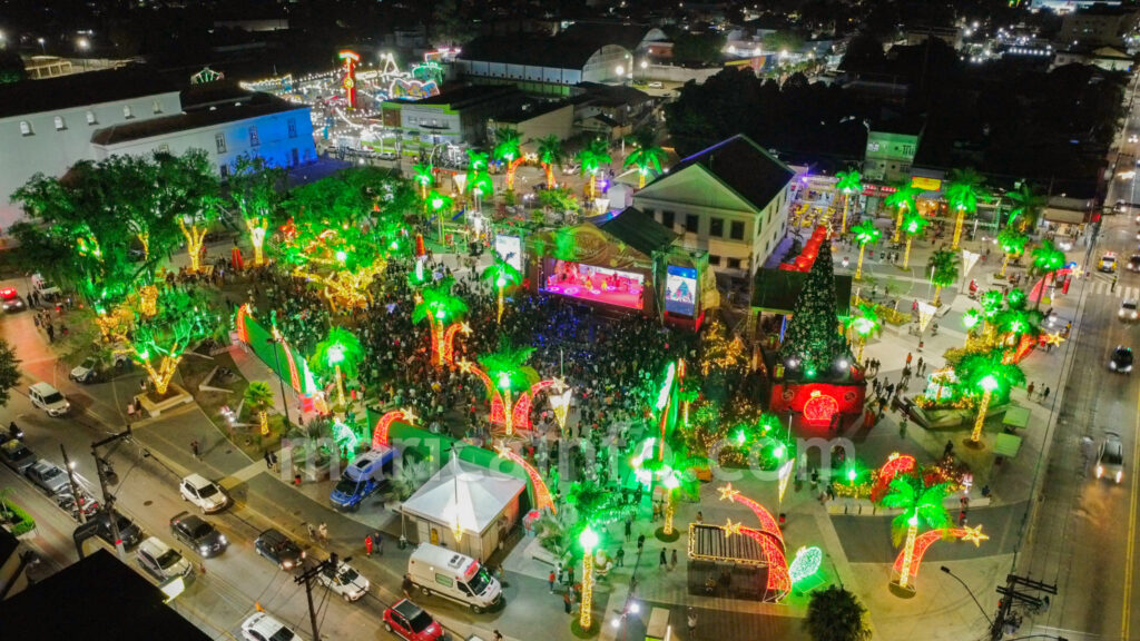 Maricá Natal Iluminado é inaugurado com abertura na Praça Orlando de Barros Pimentel Maricá Info