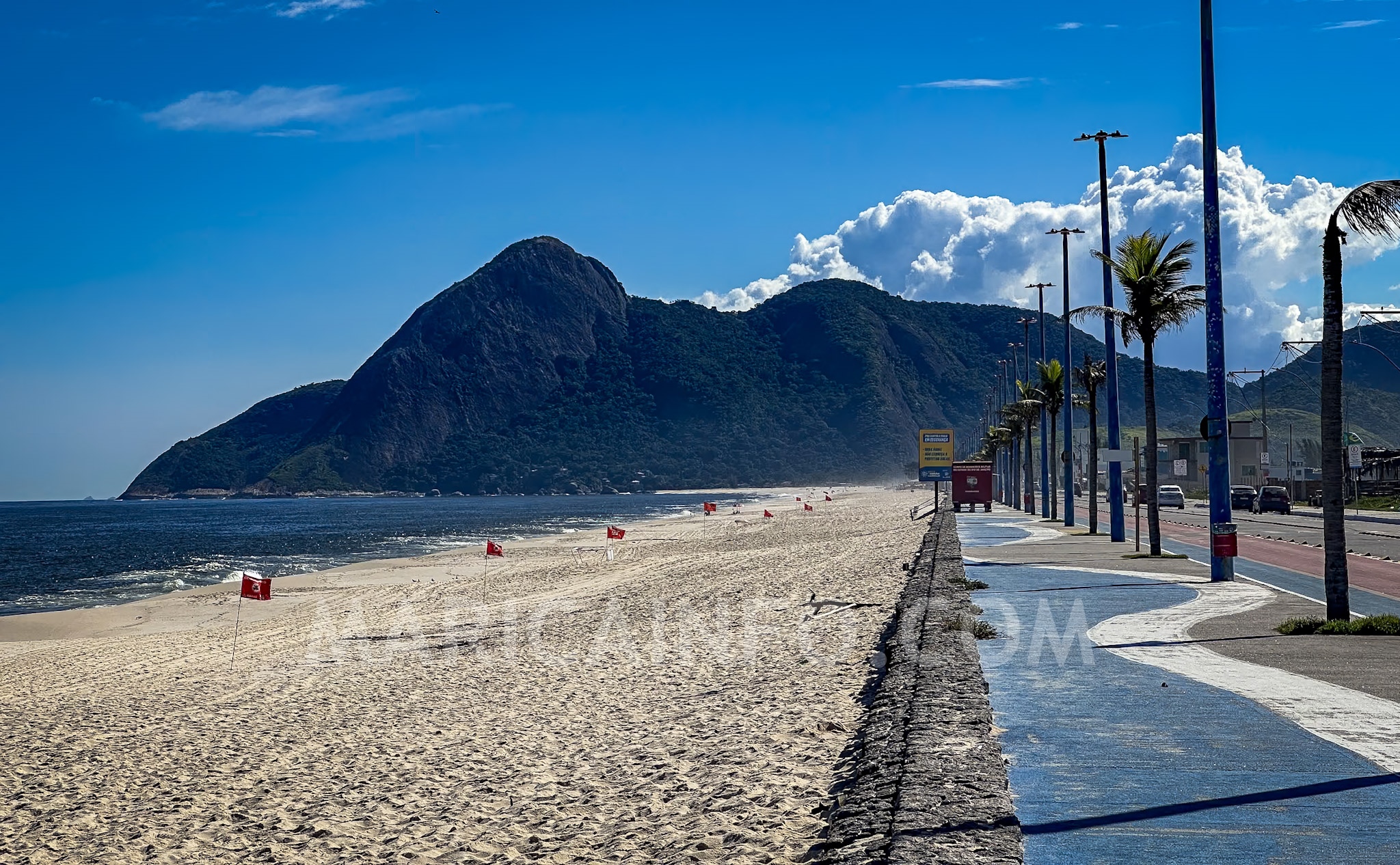 Praia de Itaipuacu Orla Marica RJ foto Joao Henrique