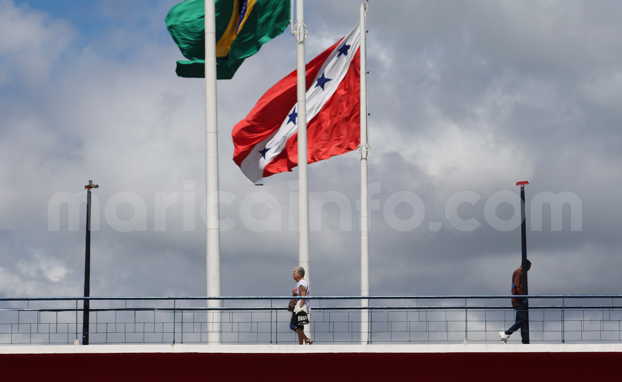 Bandeira Marica Passarela km 28