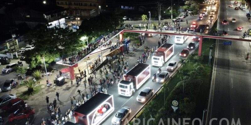 Caravana de Natal da Coca cola em Marica