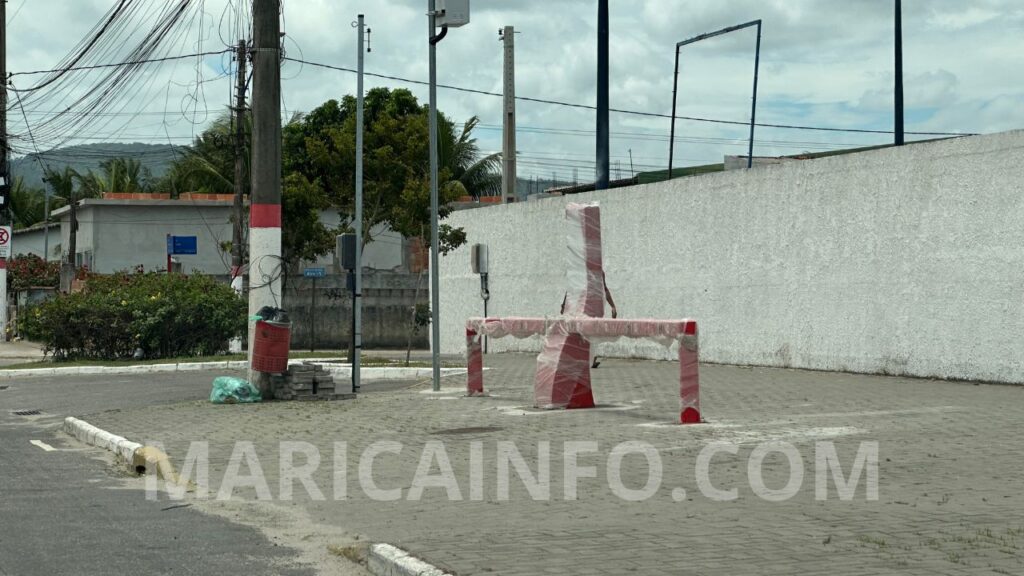 Estação localizada ao lado do Estádio Municipal João Saldanha, em Cordeirinho.