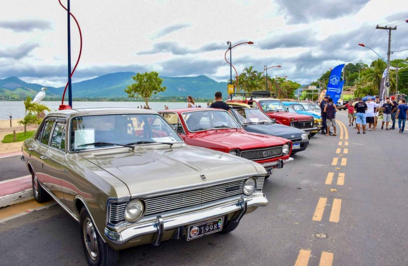 carros antigos evento aracatiba
