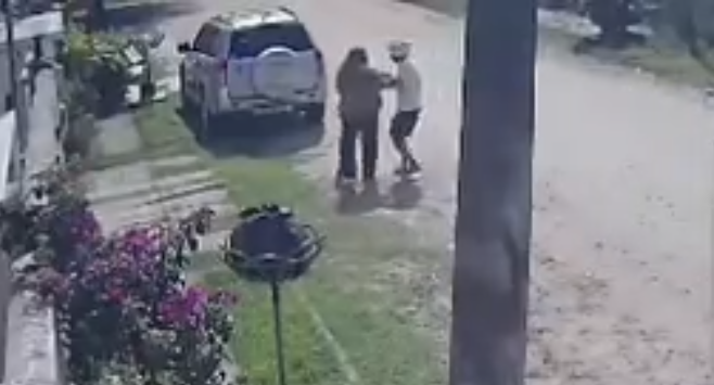 Mulher é assaltada por criminoso armado em plena luz do dia em Maricá (vídeo) 1 destaque materia