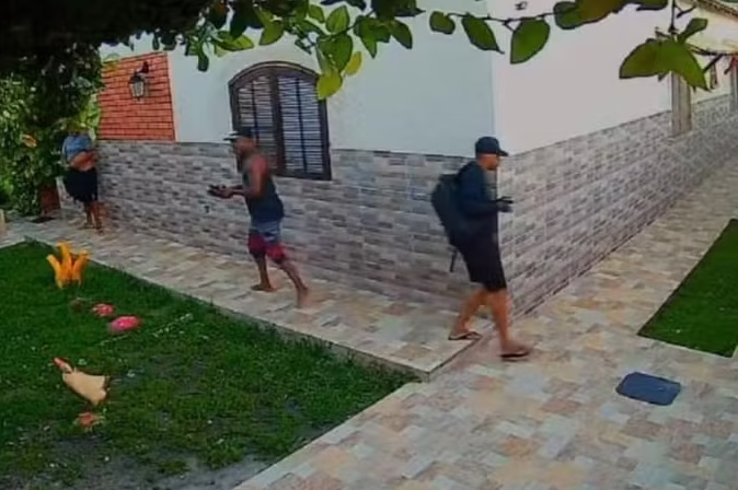 Homens envolvidos em roubo a residência são presos em Maricá 1 envolvidos e1748899175638