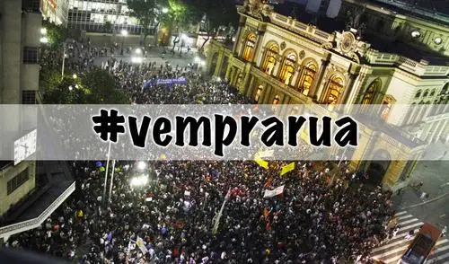 No facebook, mais de 4 mil pessoas marcaram presença na manifestação.