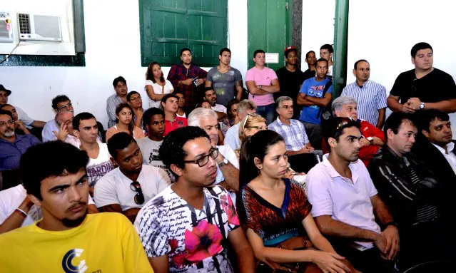 Reunião discute formas para mobilizar a população sobre a importância do Centro de Artes e Esportes Unificados. (Foto: Fernando Silva | PMM)