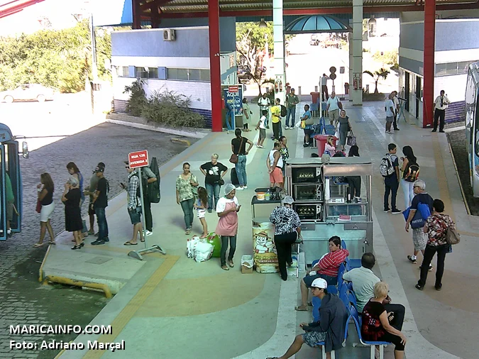 Terminal Rodoviário de Itaipuaçu bastante movimentado durante o feriadão de Corpus Christi. (Foto: Adriano Marçal | Maricá Info)