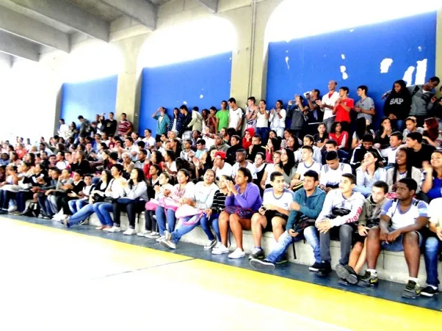 Alunos ficaram impressionados com a apresentação alemã. (Foto: Vitor Fagundes)
