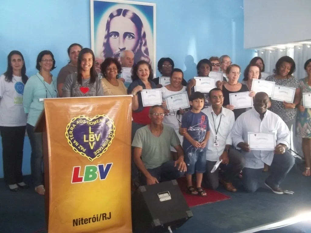 LBV promove entrega de certificado de conclusão do curso de informática 1 LBV promove entrega de certificado de conclusão do curso de informática