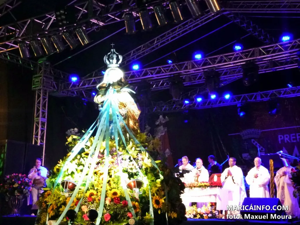 Maricá: Milhares de fiéis participam de procissão e missa em homenagem a Nossa Senhora do Amparo 1 Celebração é pelo dia de Nossa Senhora do Amparo, padroeira de Maricá. (Foto: Maxuel Moura | Maricá Info)