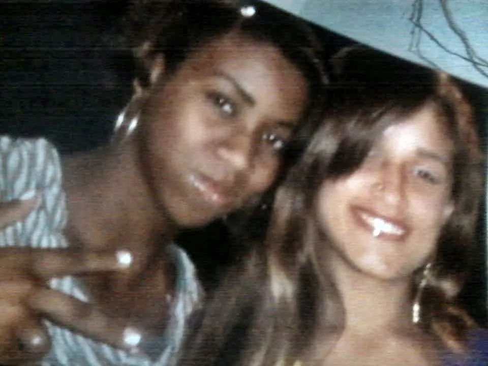 Vitória, de 14 anos e Thalissa, de 15 anos, desapareceram quando iam para a escola em Maricá. Meninas foram encontradas na tarde desta segunda-feira (30). (Foto: Arquivo Pessoal)