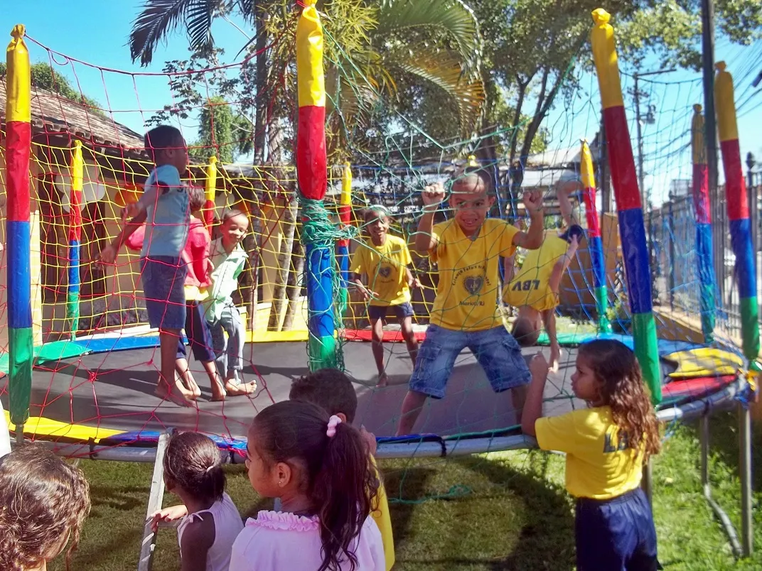 Festa contou com pula-pula e distribuição de presentes. (Foto: Divulgação | LBV)