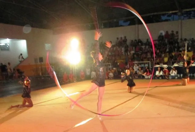 3ª Copa de Ginástica realizada em Maricá reúne mais de 200 atletas 1 Apresentação de ginástica rítmica na terceira copa de ginástica. (Foto: Divulgação)
