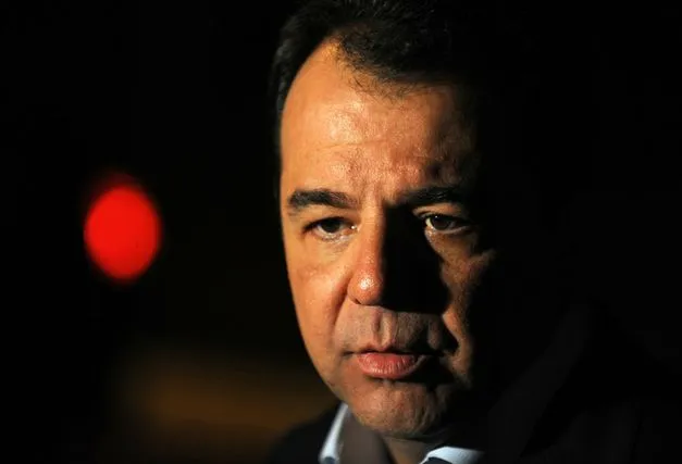 RJ: Cabral deixa o cargo em março, Pezão assume 1 Sergio Cabral deve deixar o governo do Rio em março de 2014. (Foto: ABr)