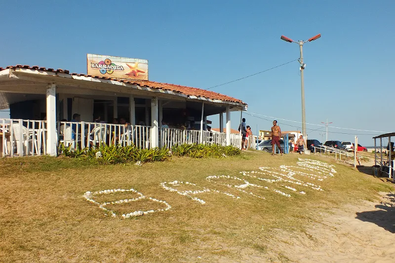 Projeto Verão Barracuda faz sucesso na praia da Barra de Maricá 1 Quiosque Barracuda faz sucesso com projeto Verão 2015. Música ao vivo e cardápio variado. (foto: João Henrique | Maricá Info)
