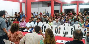 Inauguração do pólo de ensino contou com a participação em massa da população, que aprovou a iniciativa da prefeitura. (foto: Bruno Rodrigues)