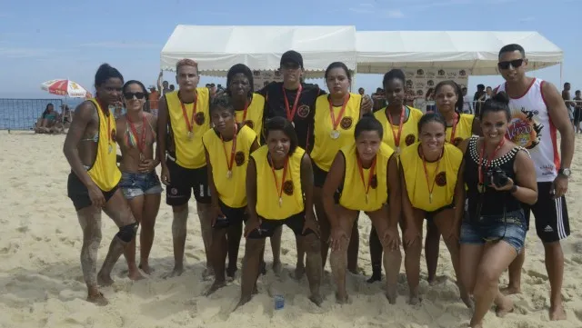 Equipe Elite ficou em segundo lugar no torneio feminino. (foto: Clarildo Menezes)