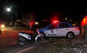 Secretaria de Segurança faz operação para apreender motos irregulares em Itaipuaçu 1 Operação contou com o apoio da Polícia Militar. (fotos: João Henrique / Maricá Info)