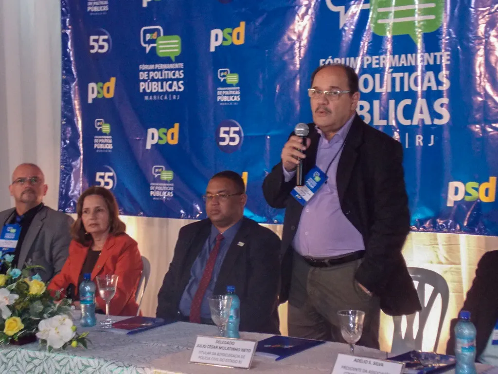 Delegado da 82º DP (Maricá) esclareceu dúvidas dos participantes. 