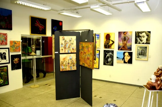 Sal&atilde;o de Belas Artes conta com obras de artistas de Maric&aacute;. (fotos: Fernando Silva)