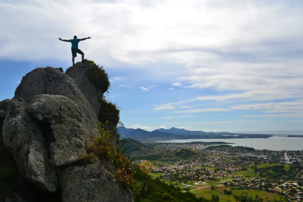 As 6 Melhores Trilhas em Maricá (RJ) 2 vista pedra macaco marica