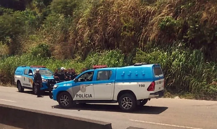 troca de tiros rj106