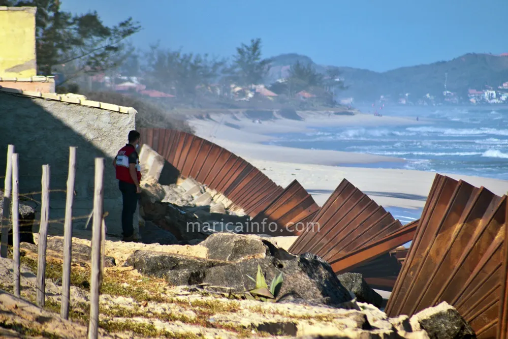 estacas prancha marica litoral