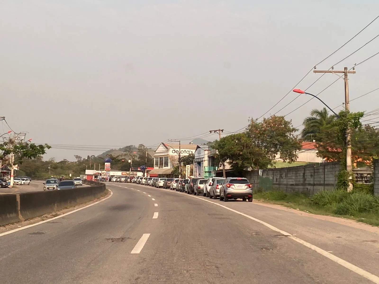fila posto de combustiveis