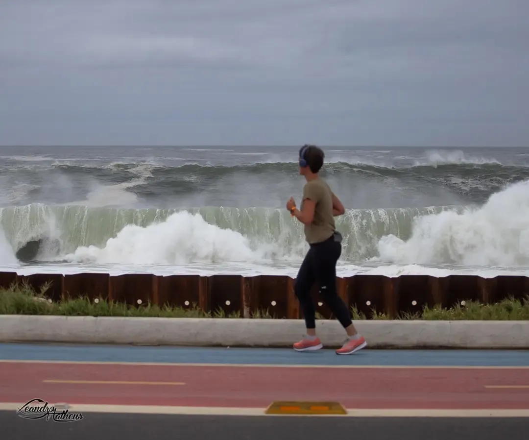 ressaca litoral marica itaipuacu