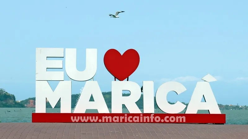eu amo marica letreiro