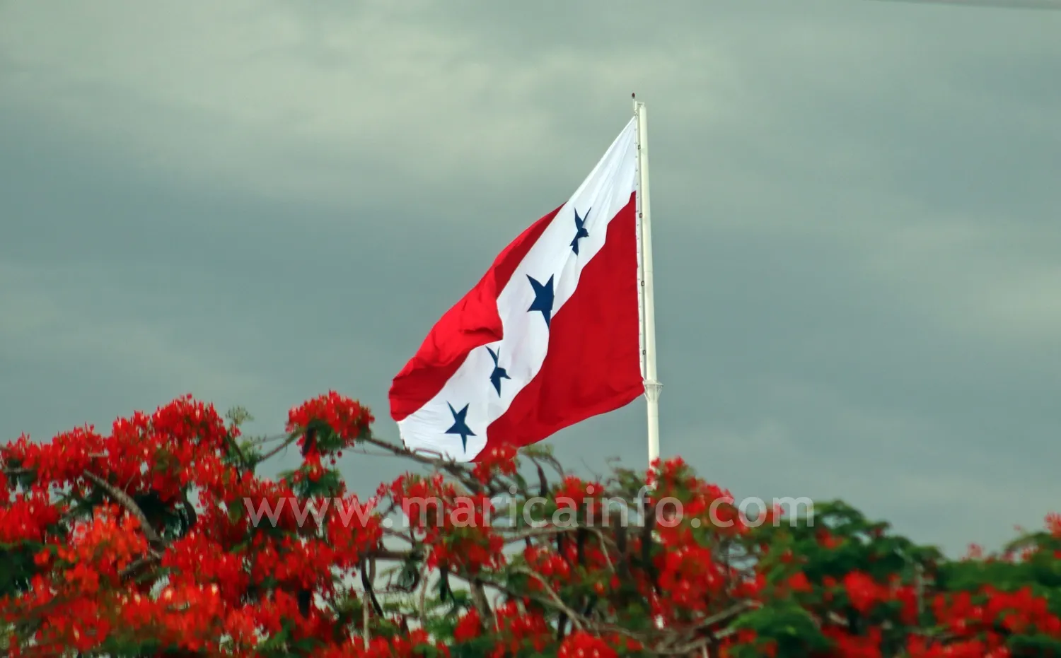 bandeira de marica rj foto maricainfo